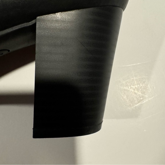 Anne Klein Womens Black Leather Block Heel Ankle Boots Shoes Size 10M - Picture 3 of 15